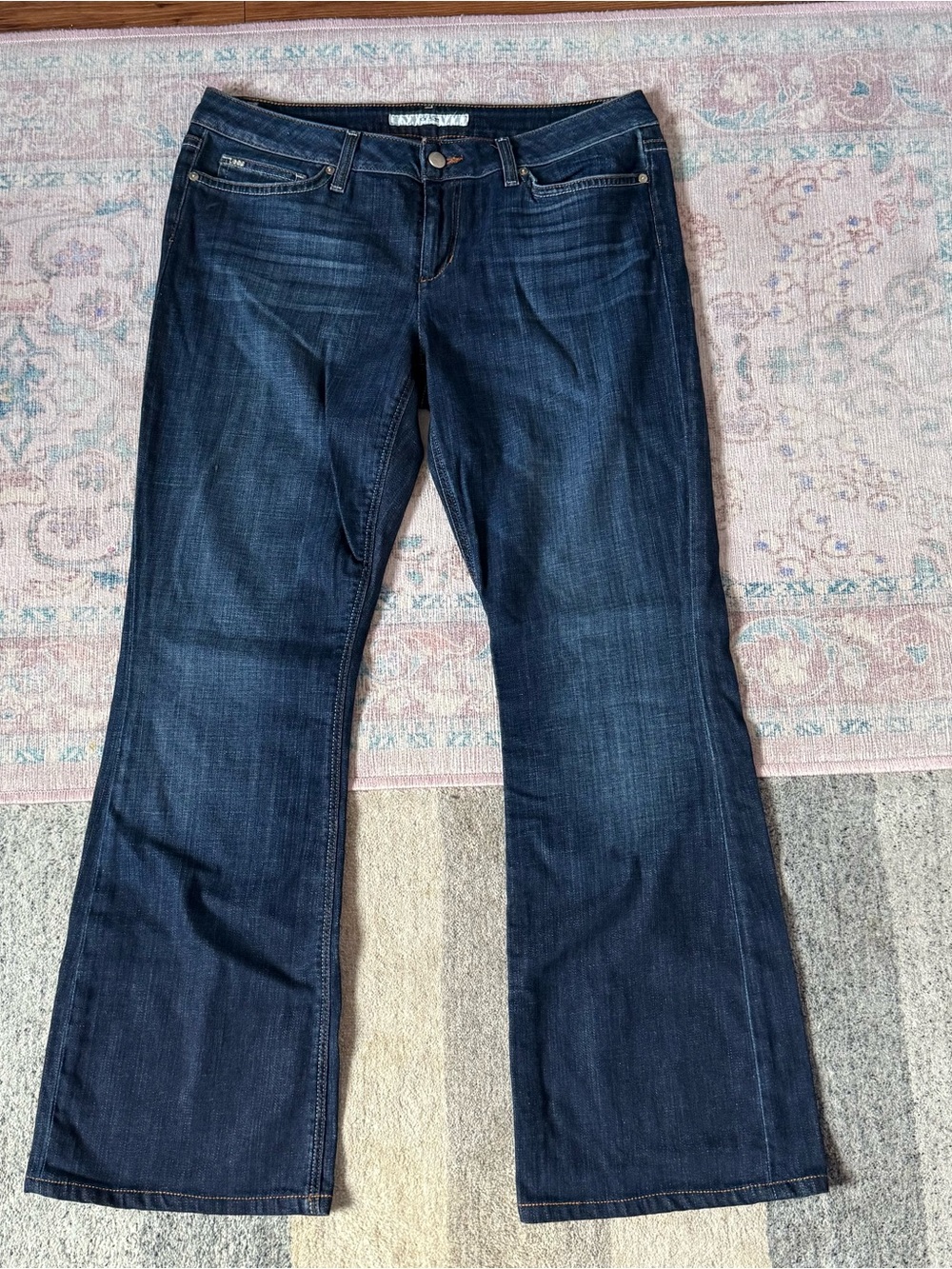 Women's Joe’s Jeans Dark Blue Classic Flare Jeans with Back Pocket Stitching 32